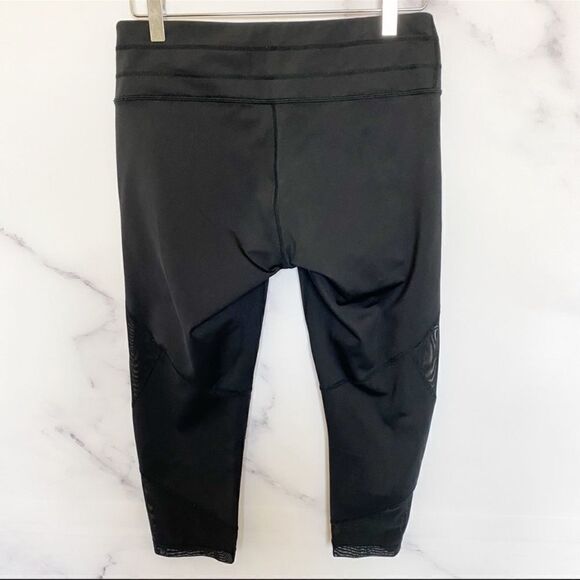 Athleta Mesh Solar Black Capri Pants MT Tall - Picture 5 of 6